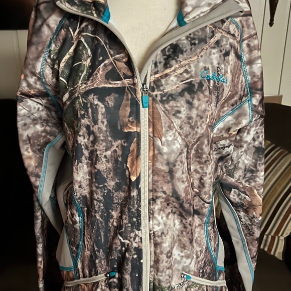 Cabelas • Camouflage • Green/ Brown • Women’s • Size Large • Jacket - Picture 4 of 16